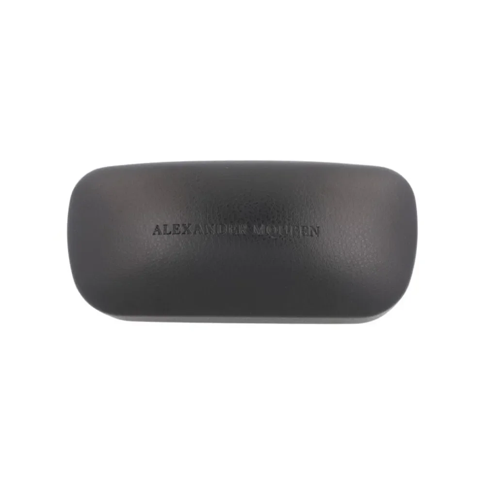 Alexander McQueen delivery duty